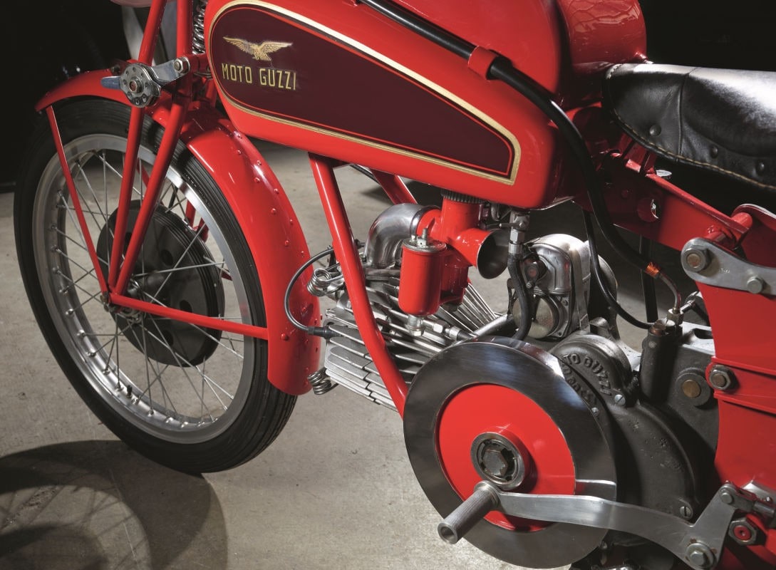 Presentato il libro "Moto Guzzi 100 anni"